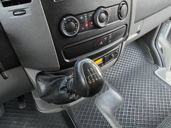 Mercedes Sprinter 2012 — Миниатюра 8