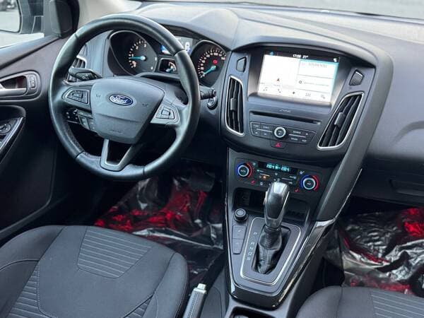 2017 Ford Focus — Miniatură 8