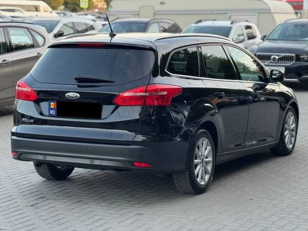 2017 Ford Focus — Miniatură 3