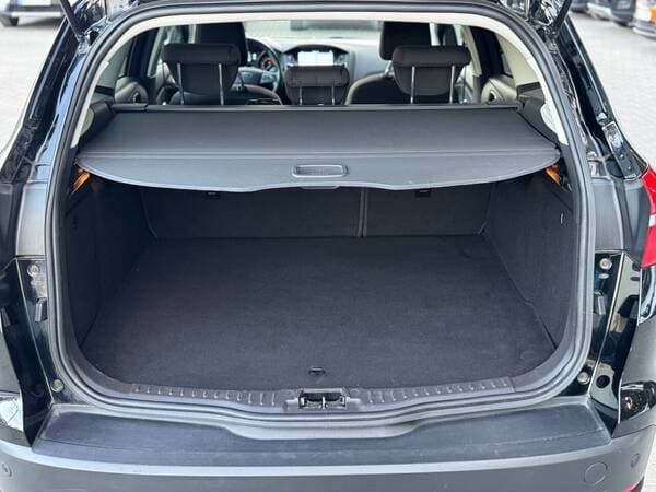 2017 Ford Focus — Miniatură 15