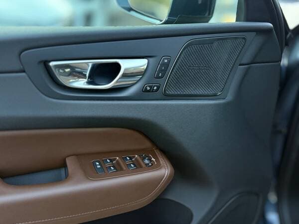 Volvo XC 60 2020 — Миниатюра 16