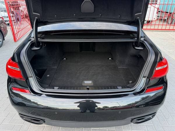 BMW 740e 2018 — Миниатюра 27