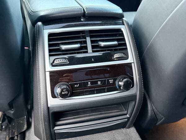BMW 740e 2018 — Миниатюра 19