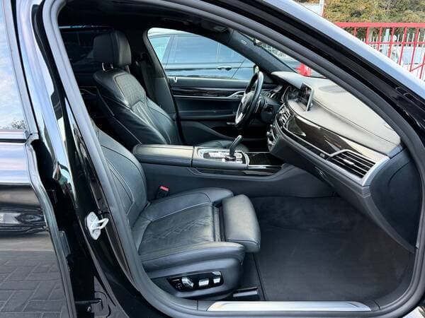 BMW 740e 2018 — Миниатюра 8