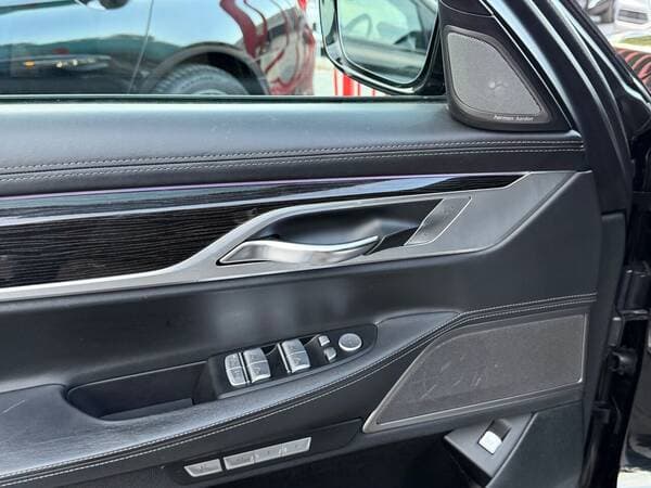 BMW 740e 2018 — Миниатюра 20