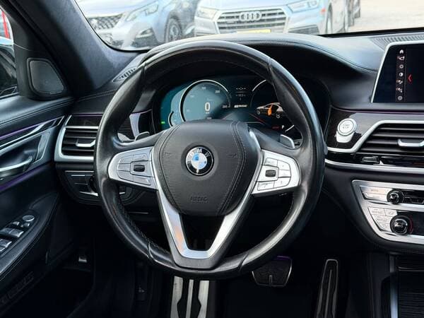 BMW 740e 2018 — Миниатюра 10