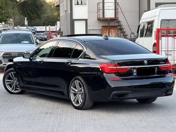 BMW 740e 2018 — Миниатюра 3