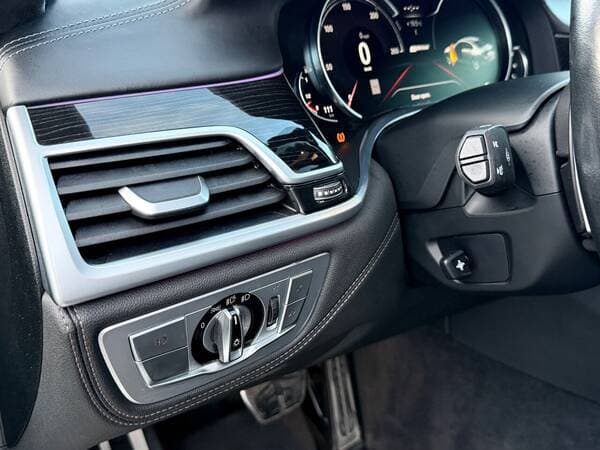 BMW 740e 2018 — Миниатюра 13