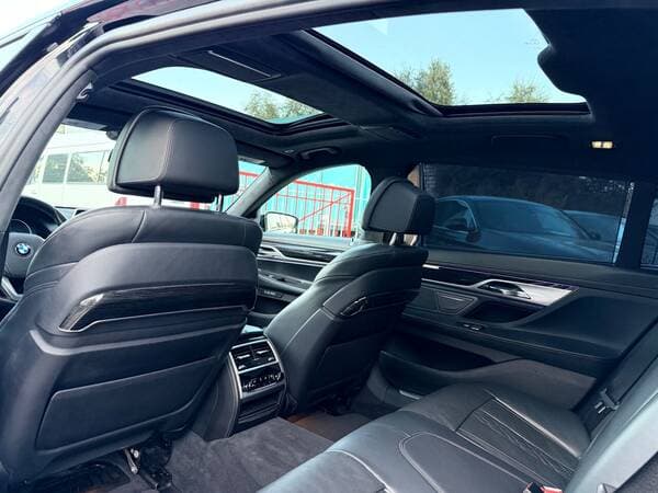 BMW 740e 2018 — Миниатюра 25