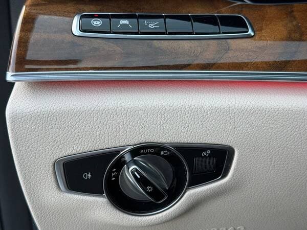 2017 Mercedes E 300 — Miniatură 11