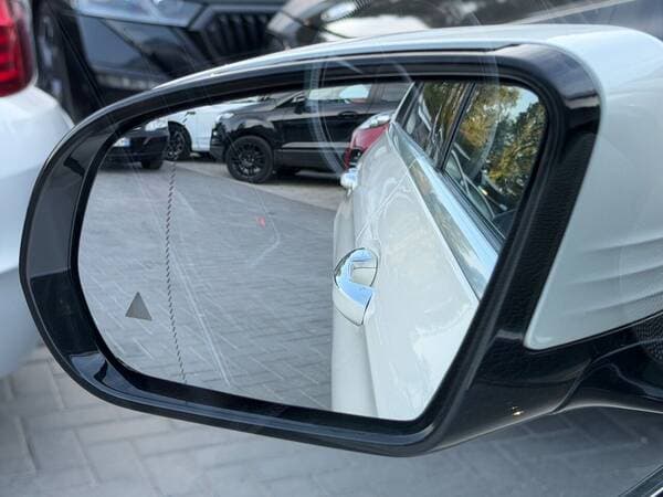2017 Mercedes E 300 — Miniatură 6
