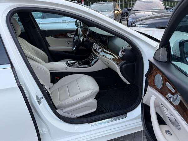2017 Mercedes E 300 — Miniatură 16