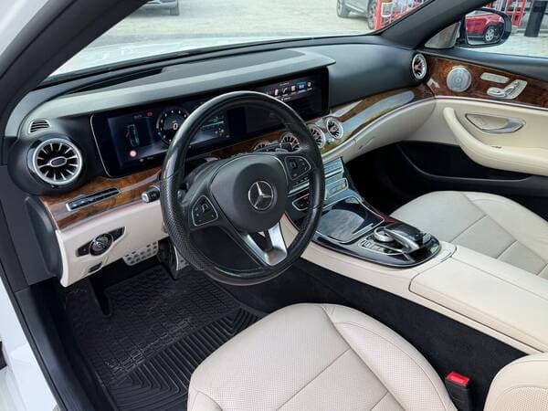 2017 Mercedes E 300 — Miniatură 7