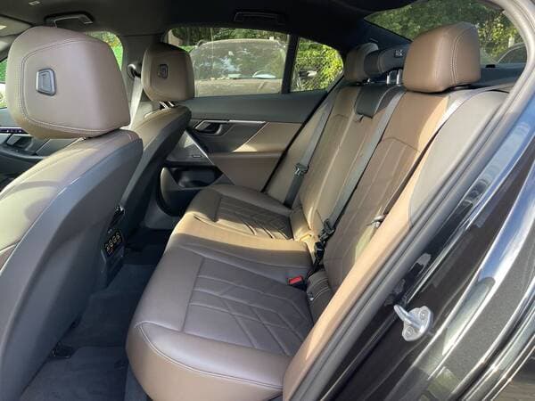 BMW 550e 2024 — Миниатюра 17
