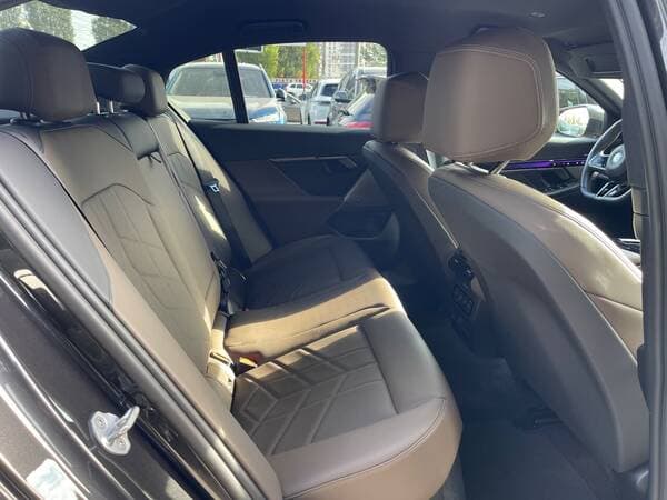 BMW 550e 2024 — Миниатюра 18