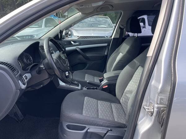 Skoda Octavia 2010 — Миниатюра 5