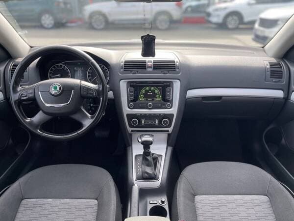 Skoda Octavia 2010 — Миниатюра 7