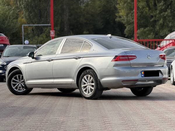 2018 Volkswagen Passat — Miniatură 4