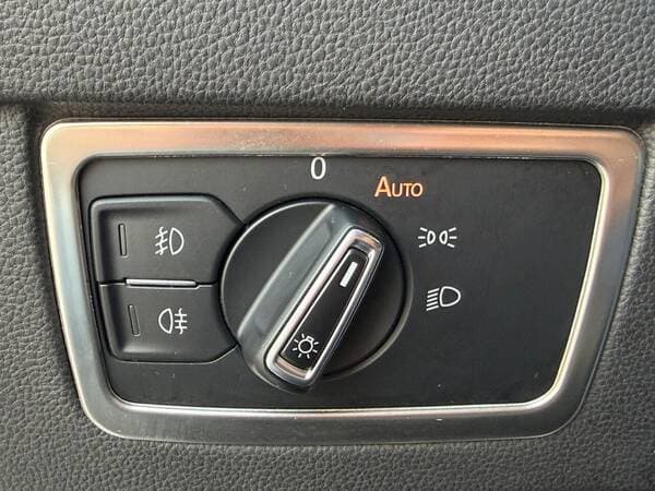2018 Volkswagen Passat — Miniatură 13