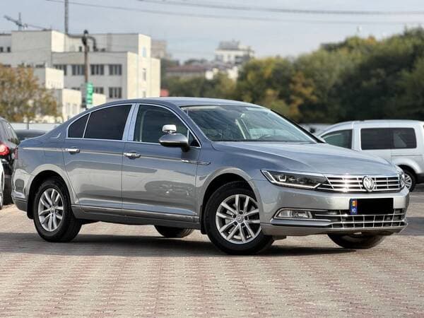 2018 Volkswagen Passat — Miniatură 2