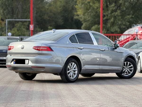 2018 Volkswagen Passat — Miniatură 3