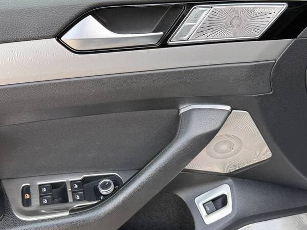 2018 Volkswagen Passat — Miniatură 14