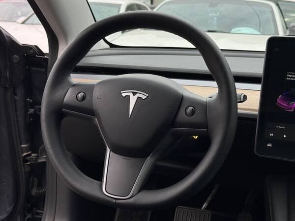 Tesla Model 3 2021 — Миниатюра 10