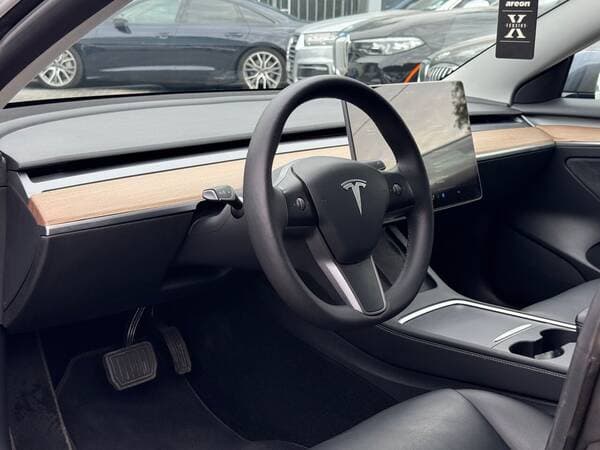 Tesla Model 3 2021 — Миниатюра 9