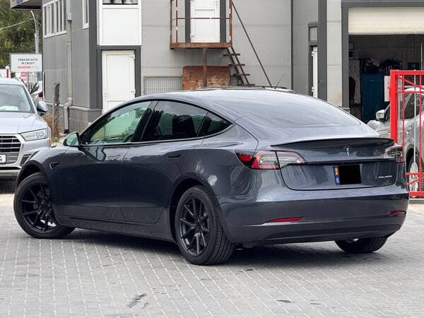 Tesla Model 3 2021 — Миниатюра 4