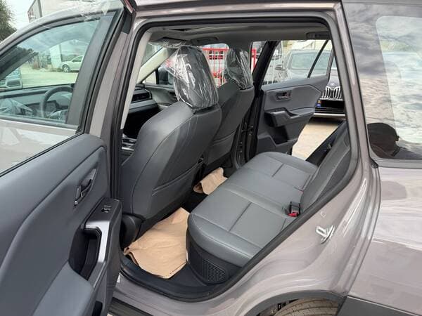 2026 Toyota Rav-4 — Miniatură 17