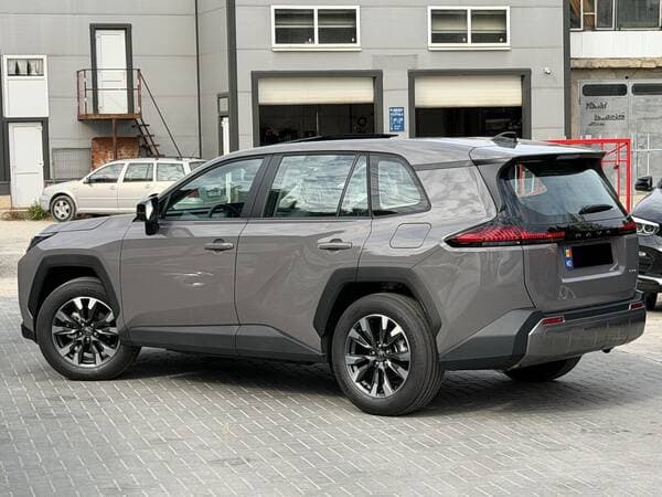 2026 Toyota Rav-4 — Miniatură 3