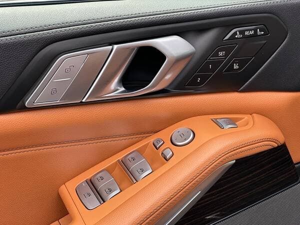 BMW X7 4.0i 2020 — Миниатюра 17