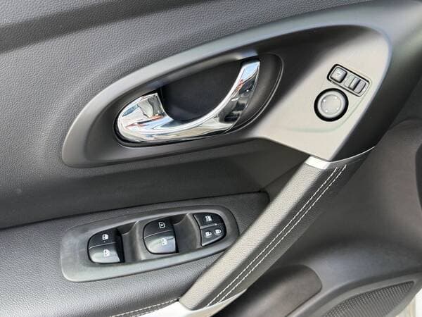 2017 Renault Kadjar — Miniatură 14