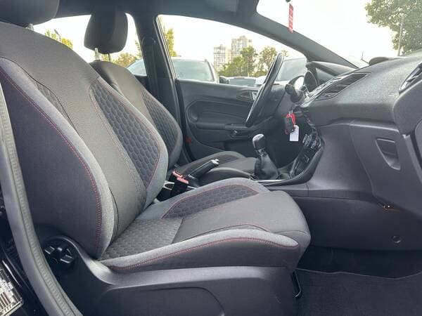 2016 Ford Fiesta — Miniatură 6