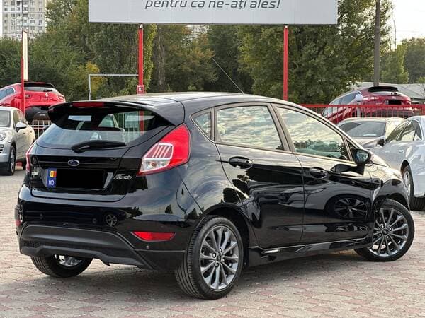 2016 Ford Fiesta — Miniatură 3