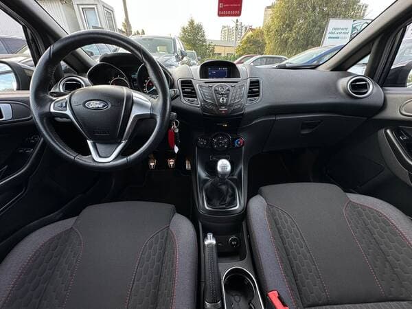 2016 Ford Fiesta — Miniatură 7