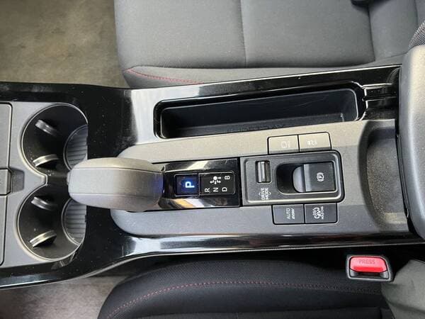 2023 Toyota Prius — Miniatură 16
