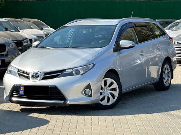 2014 Toyota Auris — Miniatură 2