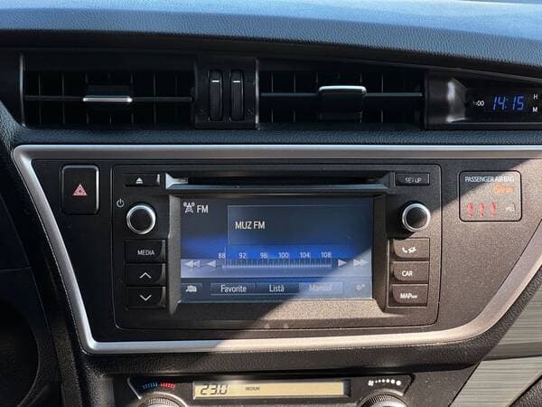 2014 Toyota Auris — Miniatură 8