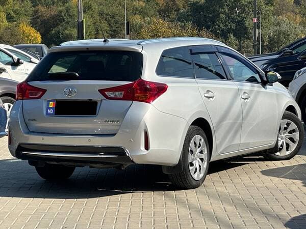 2014 Toyota Auris — Miniatură 3
