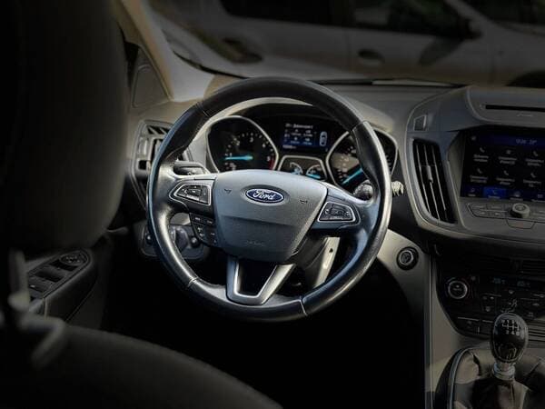 2018 Ford Kuga — Miniatură 7