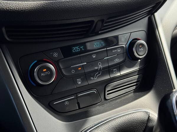 2018 Ford Kuga — Miniatură 11
