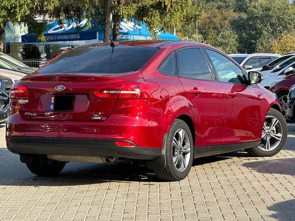 2017 Ford Focus — Miniatură 3