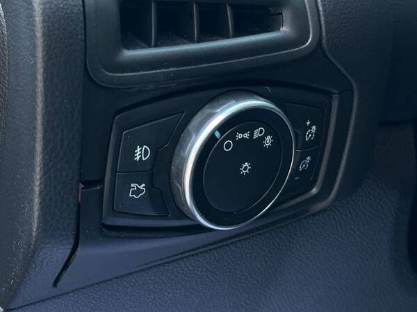 2017 Ford Focus — Miniatură 13