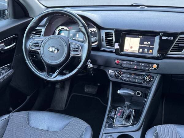 2017 Kia Niro — Miniatură 9