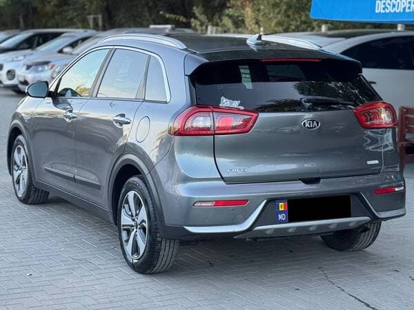 2017 Kia Niro — Miniatură 4