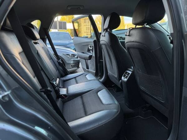 2017 Kia Niro — Miniatură 18