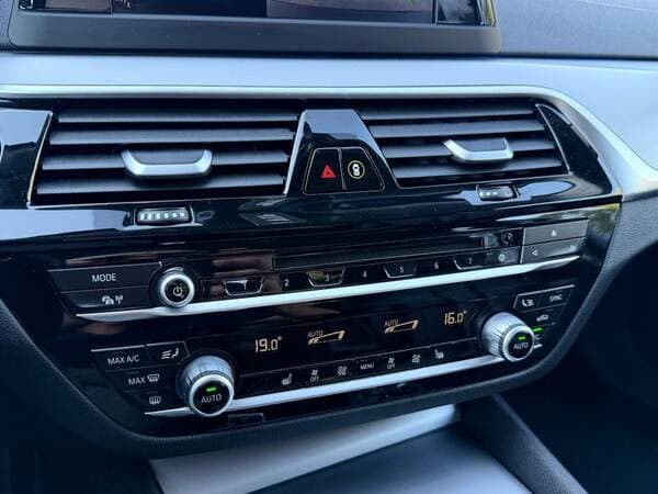 2018 BMW 520 — Miniatură 10