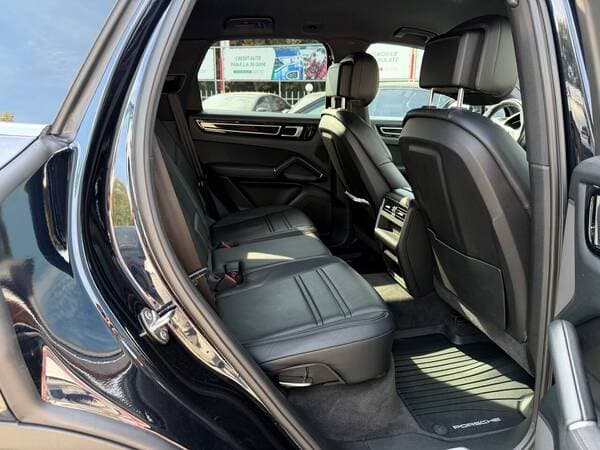 2019 Porsche Cayenne — Miniatură 16
