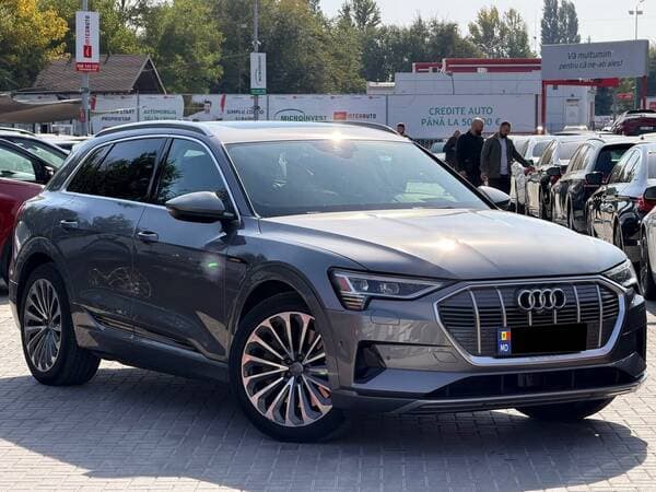 Audi E-tron 2019 — Миниатюра 2